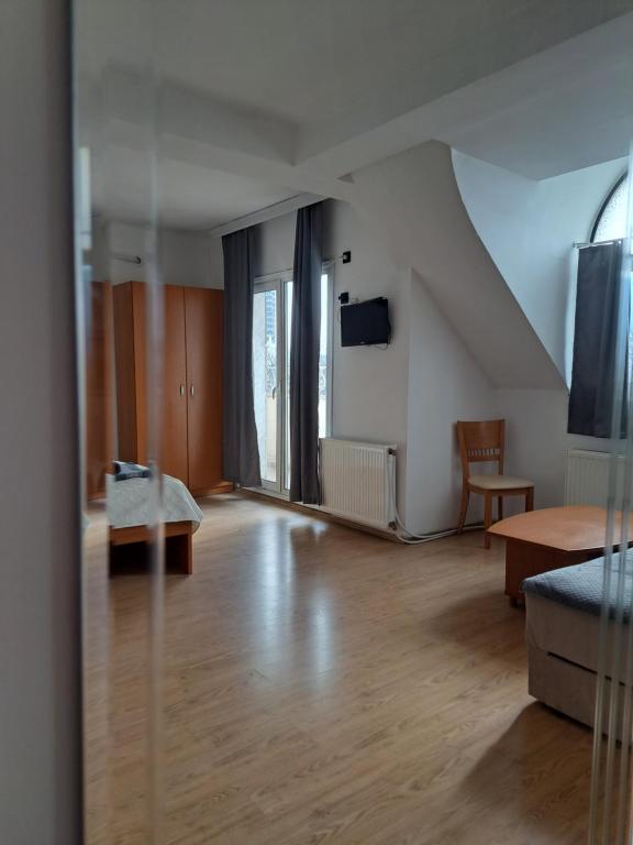 Çift Kişilik veya İki Yataklı Geniş Oda